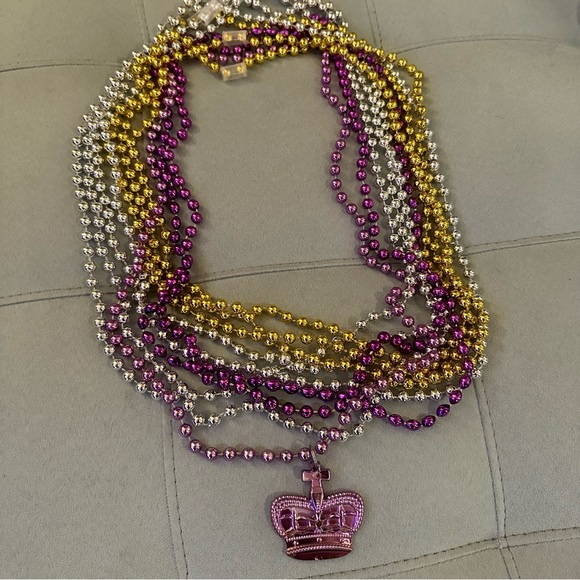 🎁 Bundle 4 Free! Mardi Gras Bead Bundle Gold, Purple, Silver - Picture 1 of 9